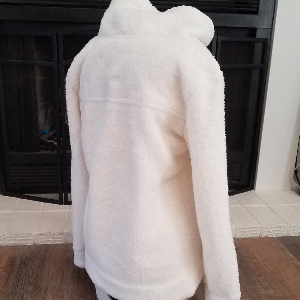 White Pullover - Picture 4 of 4